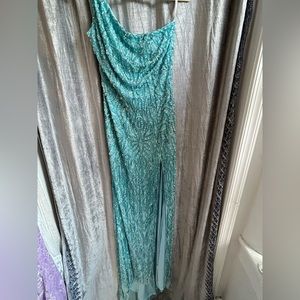 Sherri Hill # 54896 - SIZE 4